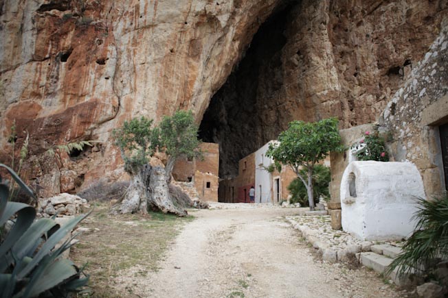 grotte sicily italy village old abandoned